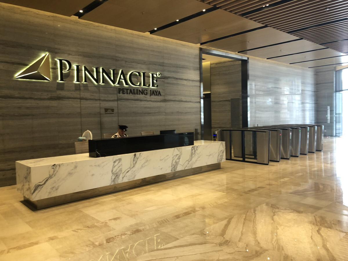 Chrisenbel Suites - Pinnacle Pj 페탈링자야 외부 사진